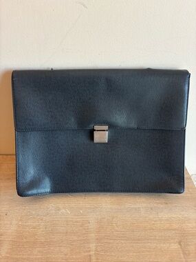 Authentic Lpuis Vuitton clutch briefcase